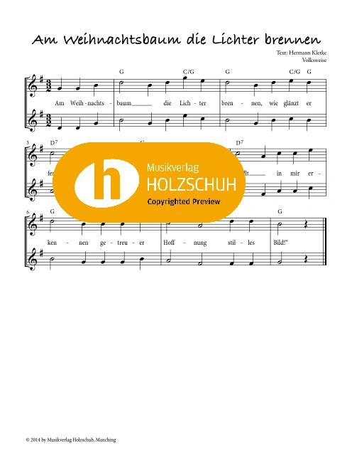 Am Weihnachtsbaum die Lichter brennen